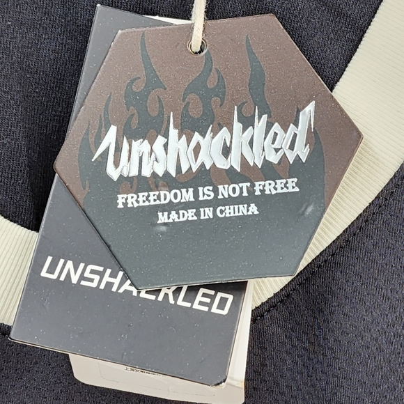 Unshackled Women's Contrast Muscle Tank Top  - M - Picture 7 of 7